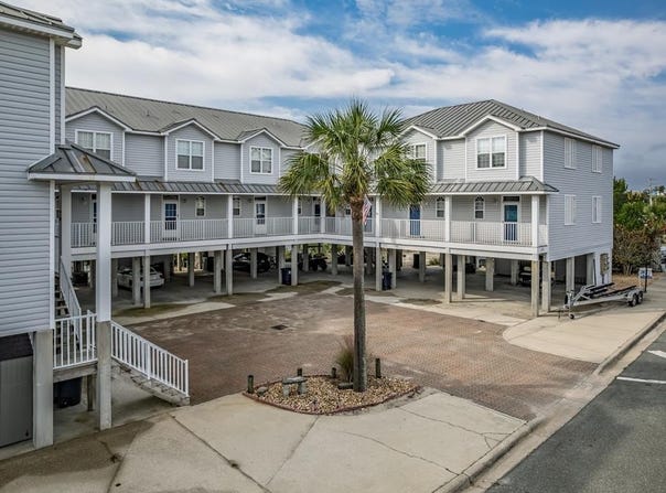 401 St James Ave, Carrabelle, FL 32323