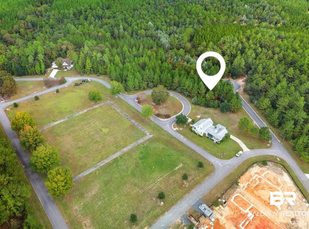 10 Hampstead Circle, Loxley, AL 36551