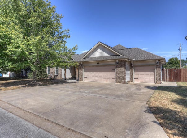 123 Jared Boulevard, Webb City, MO 64870
