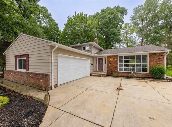 41 South Circle, Bedford, OH 44146