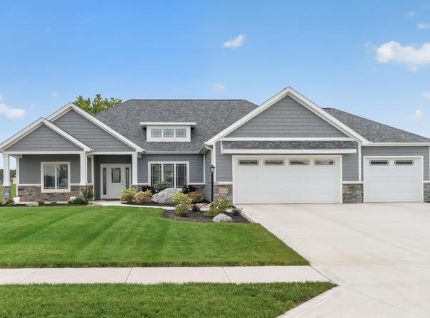 10505 Spamount Cove, Leo, IN 46765-7612