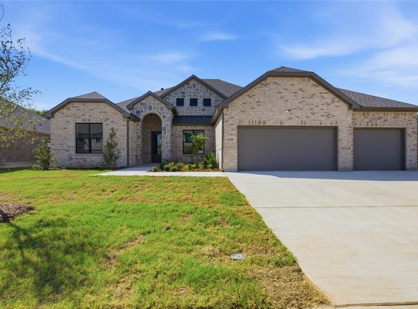1329 Benjamin Trail, Van Alstyne, TX 75495
