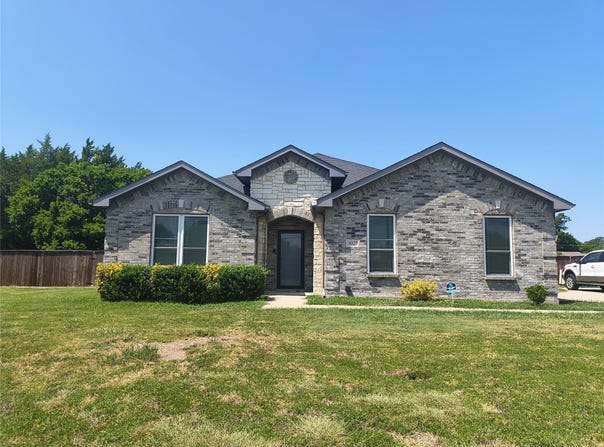 3027 Ames Road, Lancaster, TX 75134