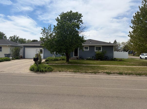 107 S Harrington, Ainsworth, NE 69210