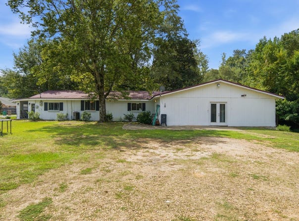 1508 Carterville Rd, Petal, MS 39465