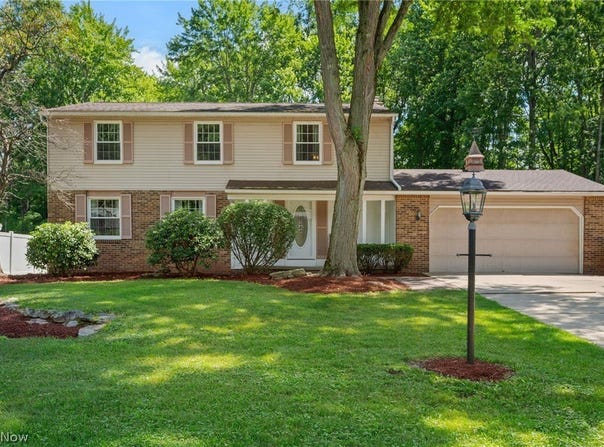 1370 Bittersweet Drive NE, Warren, OH 44484
