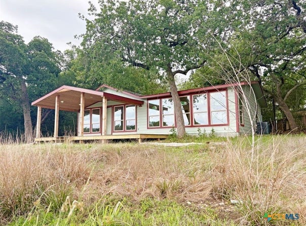 106 Caddo, Smithville, TX 78957