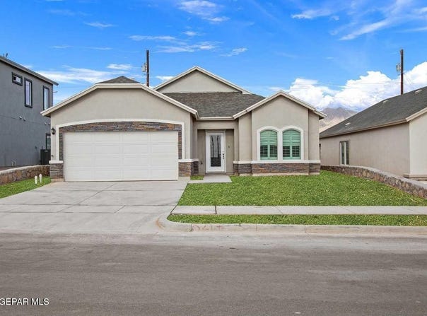 321 Kindred Drive, Clint, TX 79836