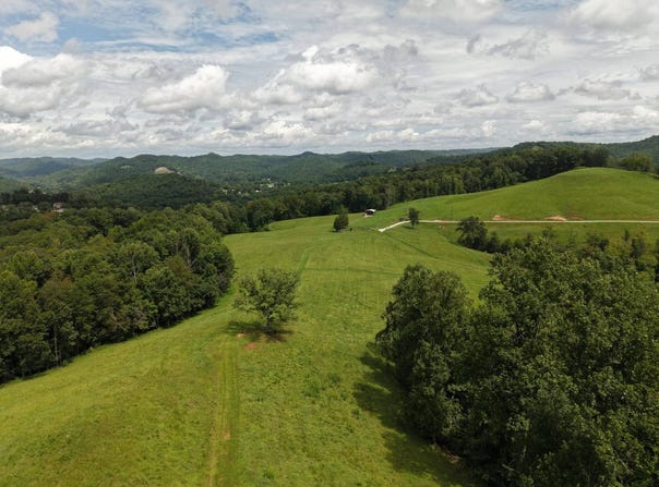 540 Sparrow Lane, Elkview, WV 25071