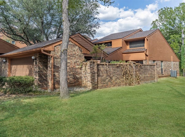 14 Village Green Court, Denison, TX 75020