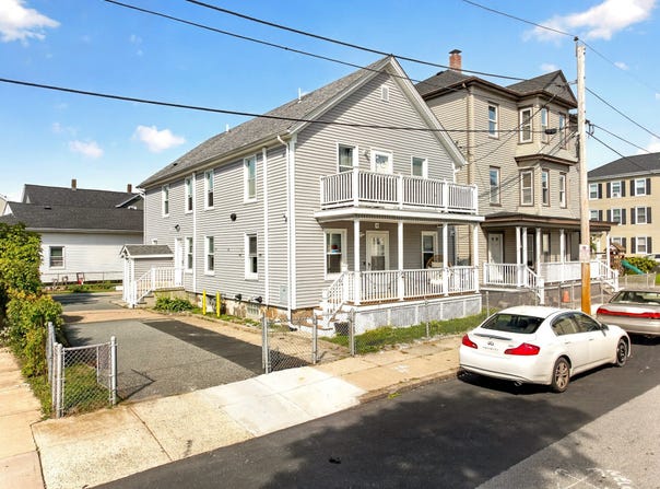 16 Murray St, Fall River, MA 02720