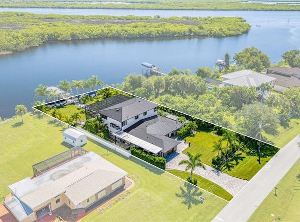 2424 HARBOUR Drive, PUNTA GORDA, FL 33983