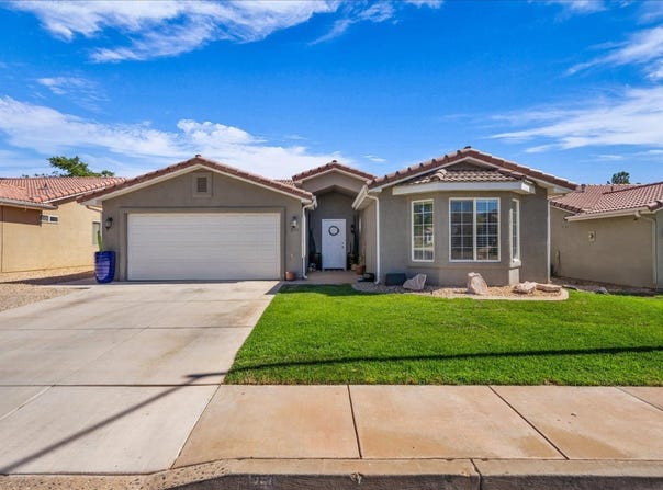 250 E ARROWWEED Way, Washington, UT 84780