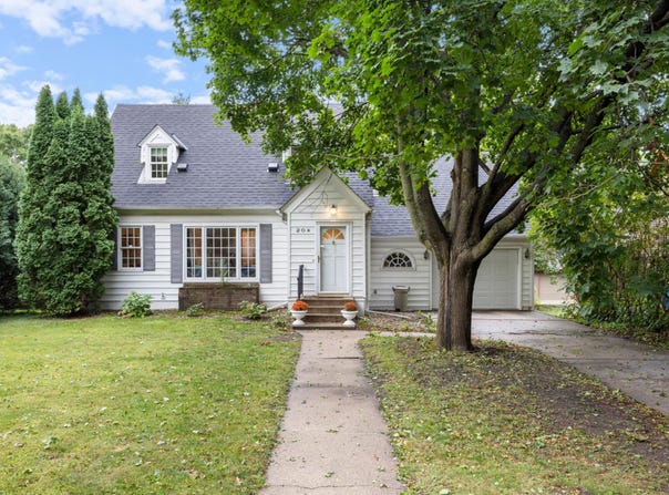 204 Angel Avenue NW, Watertown, MN 55388