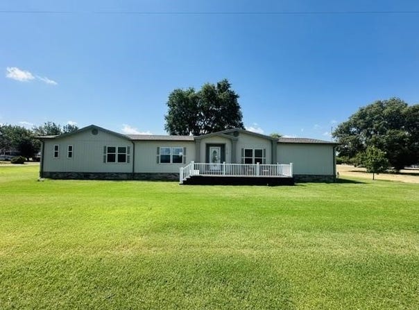 1019 E Carey, Shattuck, OK 73858