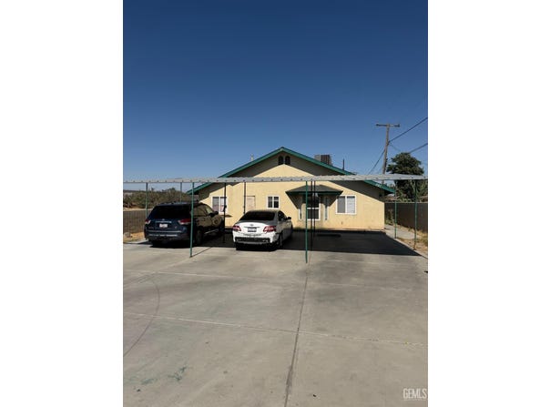 227 Simon Drive, Bakersfield, CA 93307