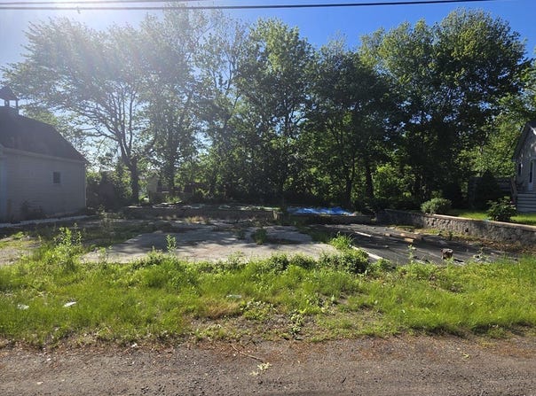 7 Hanson Ct, Hanson, MA 02341