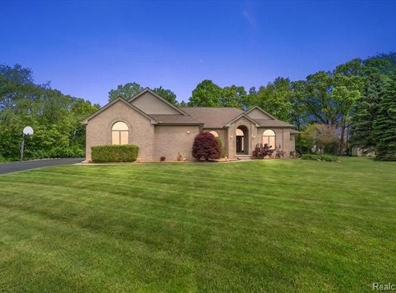 8533 Glen View Drive, Hartland Twp, MI 48843