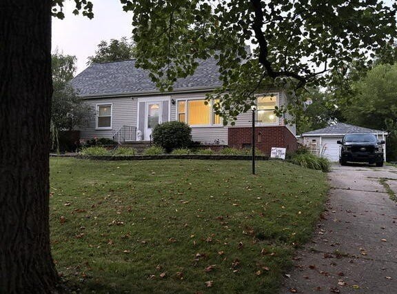 57 Indian Trail, Merrillville, IN 46410
