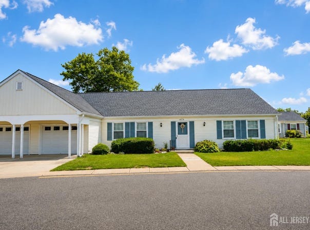 457 Roxbury Lane, Monroe, NJ 08831