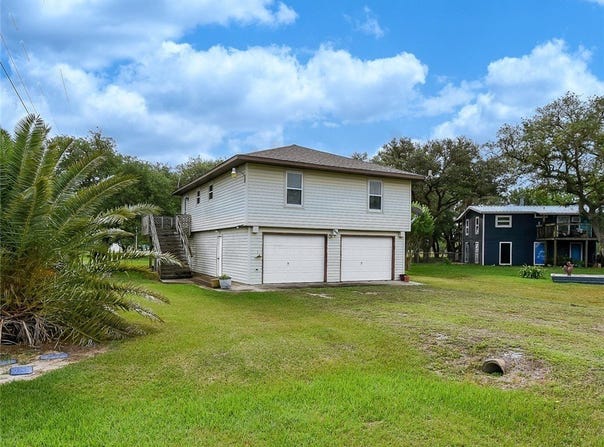 225 Swallow Drive, Palacios, TX 77465