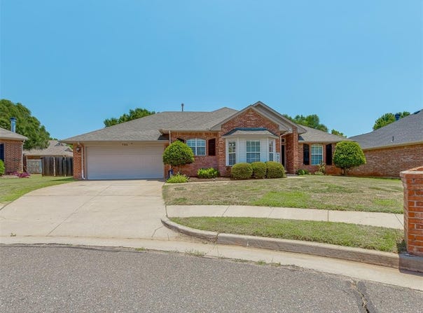 700 Taber Lane, Edmond, OK 73003