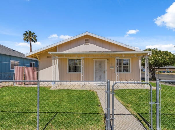295 E Durian Avenue, Coalinga, CA 93210