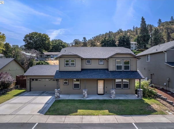 2526 DENTON St, TheDalles, OR 97058