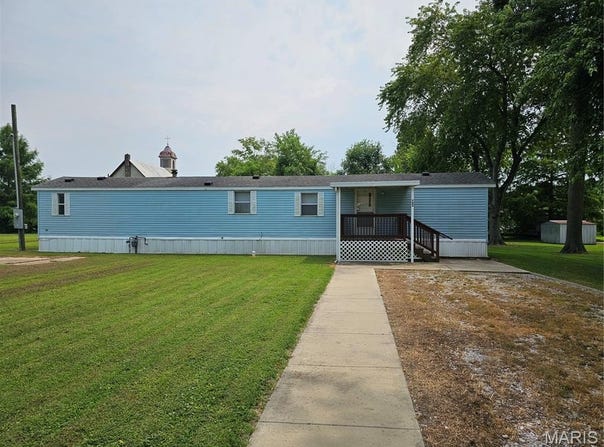 702 E Feifer, Sparta, IL 62286