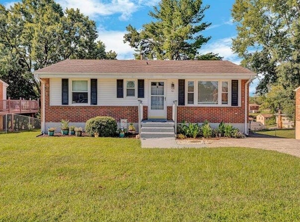 611 E Augusta Ave, Vinton, VA 24179