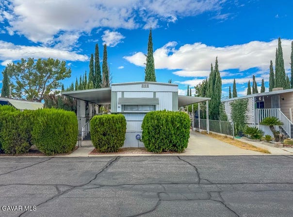 4444 E Avenue R, Palmdale, CA 93552