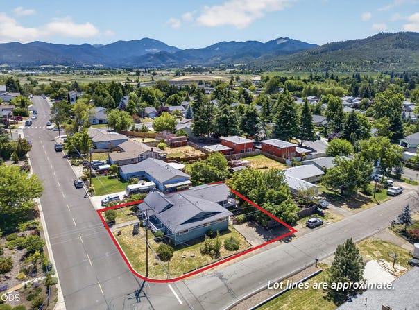 502 S B Street, Phoenix, OR 97535