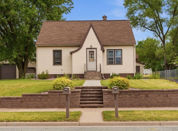 310 9th Ave, Onalaska, WI 54650