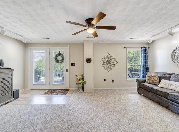 649 GREYLEDGE RD, Buchanan, VA 24066