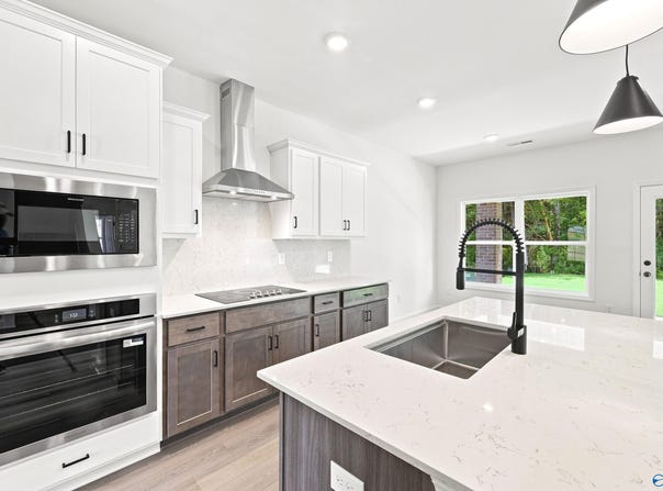 3723 Jaguar Way NW, Huntsville, AL 35810