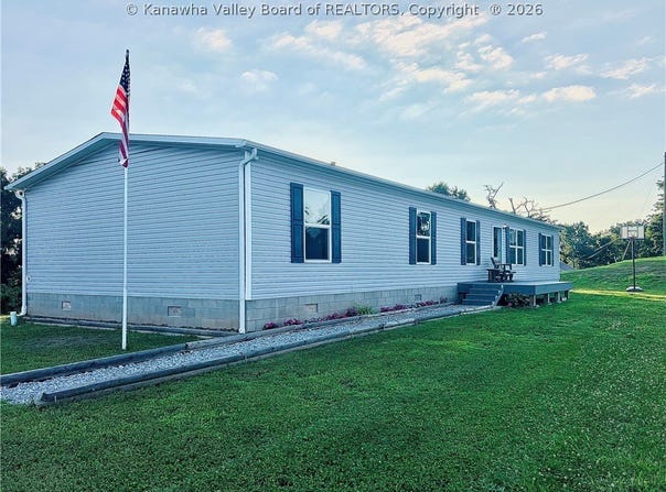 869 Divide Ridge Road, Given, WV 25245