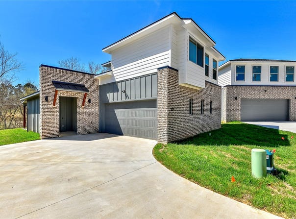 3260 Crawford, Denison, TX 75020