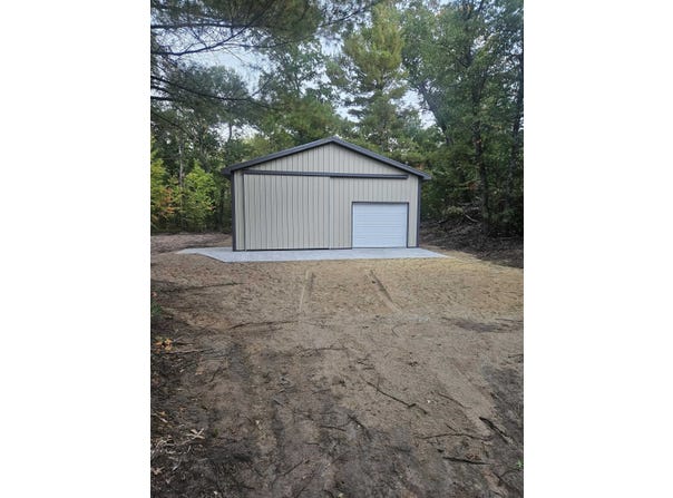 391 pine Street, Harrison, MI 48625