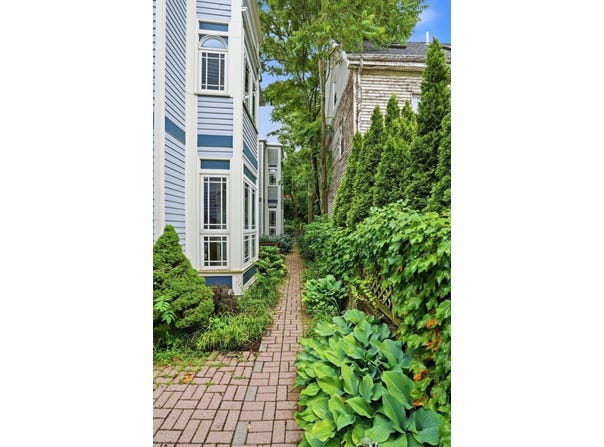 45 Market St 2, Cambridge, MA 02139