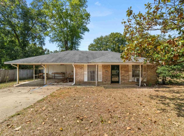 1207 N Culver, Gladewater, TX 75647
