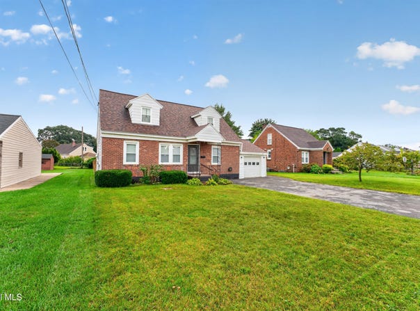 1237 Palma Avenue, Schenectady, NY 12306