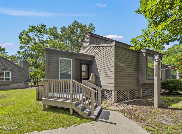 7801 Windward Drive, New Bern, NC 28560