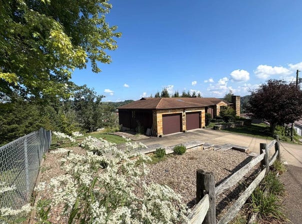 112 Summit Street, Spencer, WV 25276