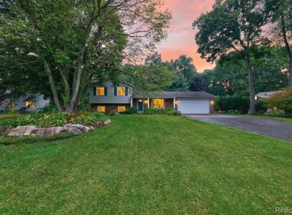 8965 Tartan Drive, Springfield Twp, MI 48348
