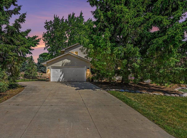 8740 Hillview Drive E, Saint Bonifacius, MN 55375