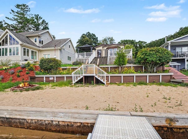 1260 Hillcrest Drive, Lake, MI 48632