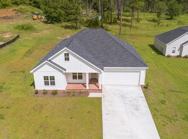 123 Bloomfield Dr, Thomasville, GA 31792