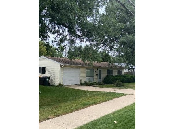Streamwood, IL 60107