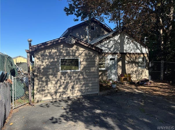6474 Hamilton Drive, Derby, NY 14047