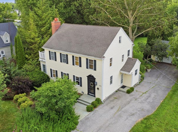 701 S Elm Street, Three Oaks, MI 49128
